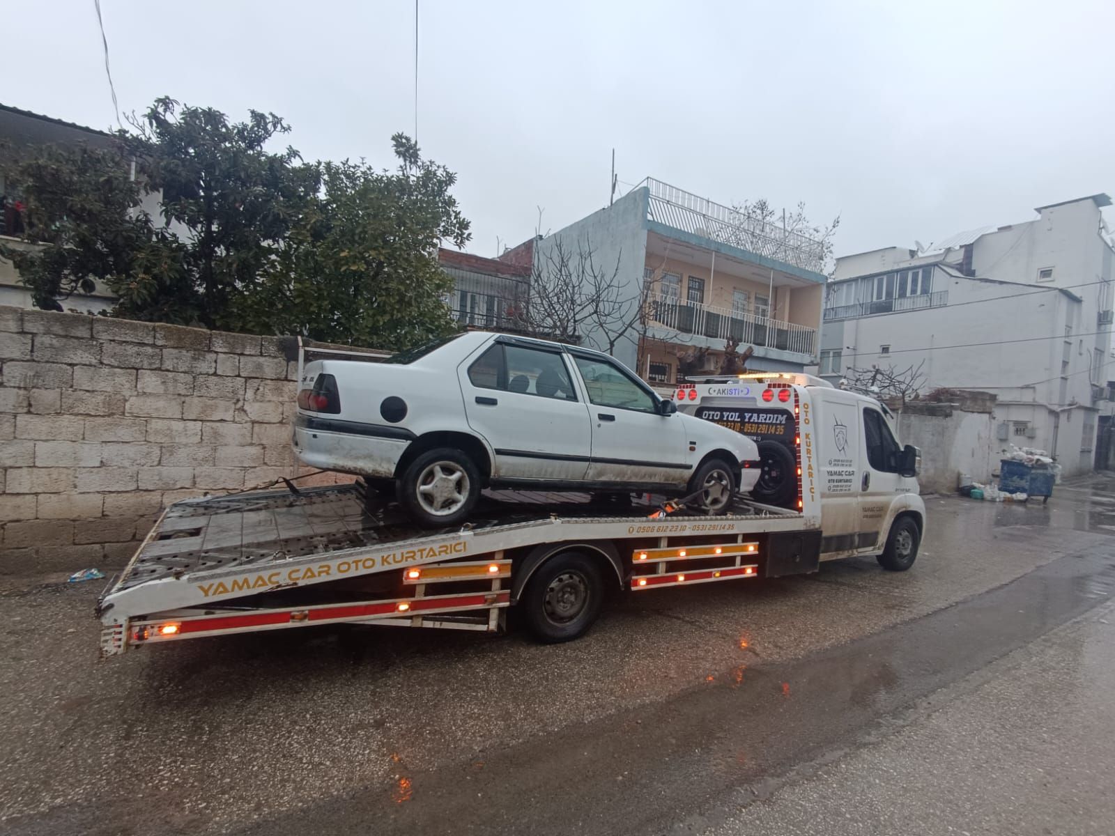 Yamaç Oto Kurtarıcı çekici aracı yol yardımında